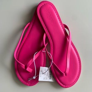 NEW - HOT PINK SANDALS - JCREW - FLATS - FLIP FLOP - BARBIECORE - THONG SANDAL
